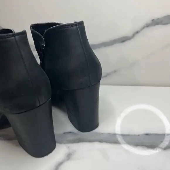 Lucky Brand | Women's Black Suede Lug Sole Side Zip Platform Noryn Boots Sz 7.5 - Picture 4 of 7